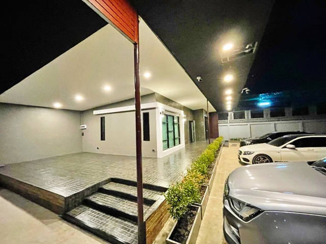 ประกาศฟรี! ซื้อ-ขาย-เช่า คอนโด บ้าน ทาวน์โฮม ที่ดิน และพื้นที่เชิงพาณิชย์ทั่วประเทศไทย ทุกทำเล ทุกงบประมาณ ไม่มีค่าใช้จ่าย ลงง่าย ขายไว เข้าถึงผู้ซื้อโดยตรง 5 182305pic4.jpg