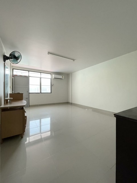 ประกาศฟรี! ซื้อ-ขาย-เช่า คอนโด บ้าน ทาวน์โฮม ที่ดิน และพื้นที่เชิงพาณิชย์ทั่วประเทศไทย ทุกทำเล ทุกงบประมาณ ไม่มีค่าใช้จ่าย ลงง่าย ขายไว เข้าถึงผู้ซื้อโดยตรง 4 182643pic3.jpg