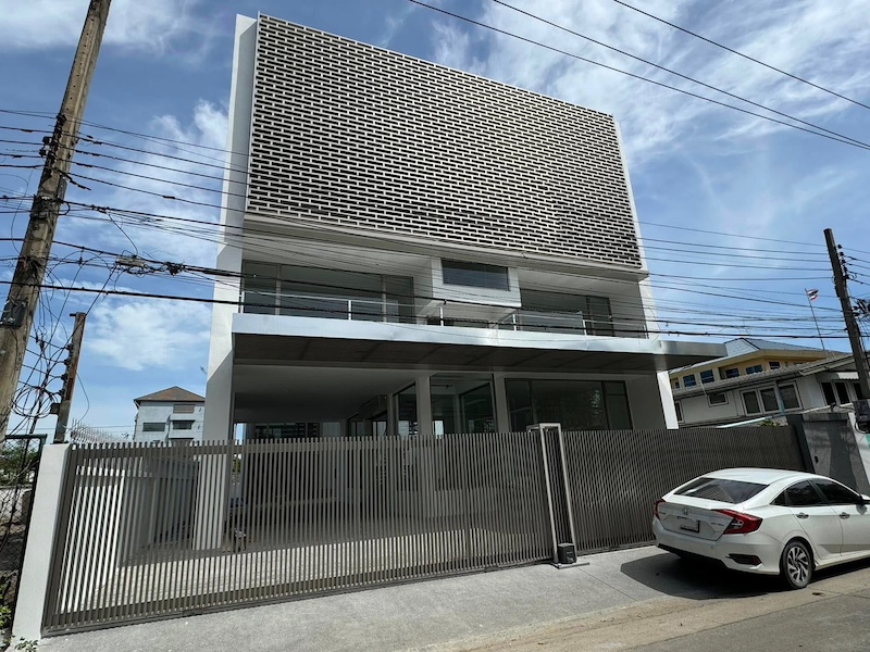 ประกาศฟรี! ซื้อ-ขาย-เช่า คอนโด บ้าน ทาวน์โฮม ที่ดิน และพื้นที่เชิงพาณิชย์ทั่วประเทศไทย ทุกทำเล ทุกงบประมาณ ไม่มีค่าใช้จ่าย ลงง่าย ขายไว เข้าถึงผู้ซื้อโดยตรง 2 482392pic1.jpg