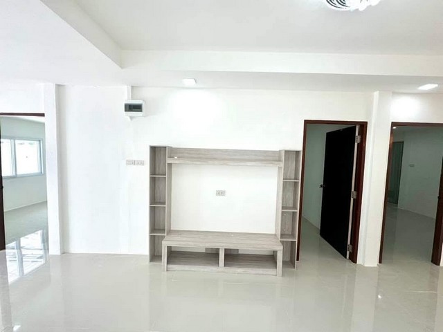 ประกาศฟรี! ซื้อ-ขาย-เช่า คอนโด บ้าน ทาวน์โฮม ที่ดิน และพื้นที่เชิงพาณิชย์ทั่วประเทศไทย ทุกทำเล ทุกงบประมาณ ไม่มีค่าใช้จ่าย ลงง่าย ขายไว เข้าถึงผู้ซื้อโดยตรง 3 280626pic2.jpg