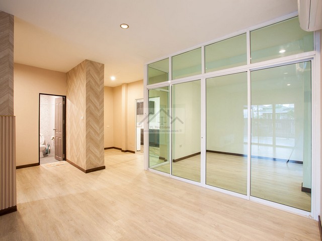 ประกาศฟรี! ซื้อ-ขาย-เช่า คอนโด บ้าน ทาวน์โฮม ที่ดิน และพื้นที่เชิงพาณิชย์ทั่วประเทศไทย ทุกทำเล ทุกงบประมาณ ไม่มีค่าใช้จ่าย ลงง่าย ขายไว เข้าถึงผู้ซื้อโดยตรง 5 482632pic4.jpg