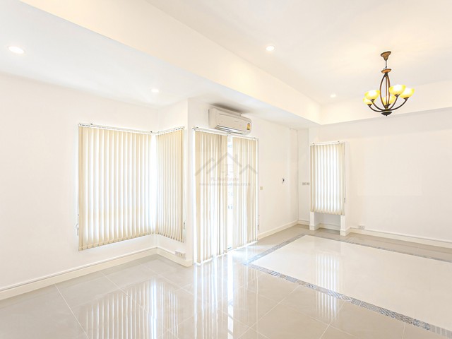 ประกาศฟรี! ซื้อ-ขาย-เช่า คอนโด บ้าน ทาวน์โฮม ที่ดิน และพื้นที่เชิงพาณิชย์ทั่วประเทศไทย ทุกทำเล ทุกงบประมาณ ไม่มีค่าใช้จ่าย ลงง่าย ขายไว เข้าถึงผู้ซื้อโดยตรง 5 482863pic4.jpg