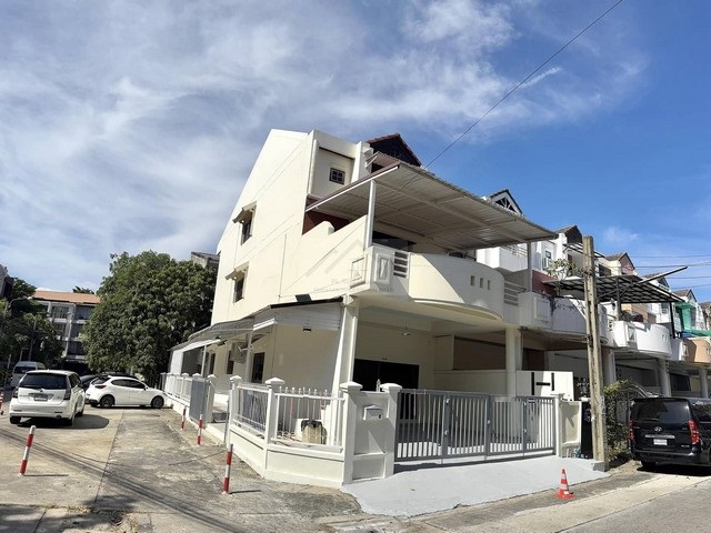 ประกาศฟรี! ซื้อ-ขาย-เช่า คอนโด บ้าน ทาวน์โฮม ที่ดิน และพื้นที่เชิงพาณิชย์ทั่วประเทศไทย ทุกทำเล ทุกงบประมาณ ไม่มีค่าใช้จ่าย ลงง่าย ขายไว เข้าถึงผู้ซื้อโดยตรง 2 482954pic1.jpg