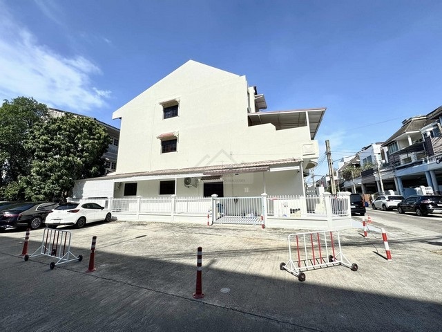 ประกาศฟรี! ซื้อ-ขาย-เช่า คอนโด บ้าน ทาวน์โฮม ที่ดิน และพื้นที่เชิงพาณิชย์ทั่วประเทศไทย ทุกทำเล ทุกงบประมาณ ไม่มีค่าใช้จ่าย ลงง่าย ขายไว เข้าถึงผู้ซื้อโดยตรง 3 482954pic2.jpg