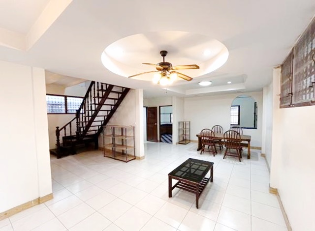 ประกาศฟรี! ซื้อ-ขาย-เช่า คอนโด บ้าน ทาวน์โฮม ที่ดิน และพื้นที่เชิงพาณิชย์ทั่วประเทศไทย ทุกทำเล ทุกงบประมาณ ไม่มีค่าใช้จ่าย ลงง่าย ขายไว เข้าถึงผู้ซื้อโดยตรง 2 184075pic1.jpg