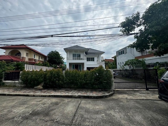 ประกาศฟรี! ซื้อ-ขาย-เช่า คอนโด บ้าน ทาวน์โฮม ที่ดิน และพื้นที่เชิงพาณิชย์ทั่วประเทศไทย ทุกทำเล ทุกงบประมาณ ไม่มีค่าใช้จ่าย ลงง่าย ขายไว เข้าถึงผู้ซื้อโดยตรง 5 482995pic4.jpg