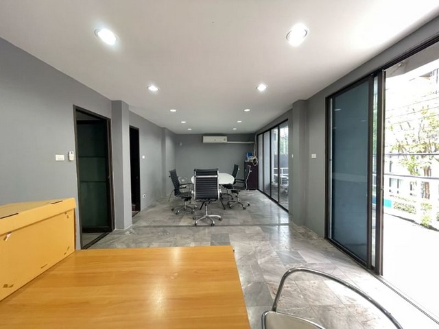 ประกาศฟรี! ซื้อ-ขาย-เช่า คอนโด บ้าน ทาวน์โฮม ที่ดิน และพื้นที่เชิงพาณิชย์ทั่วประเทศไทย ทุกทำเล ทุกงบประมาณ ไม่มีค่าใช้จ่าย ลงง่าย ขายไว เข้าถึงผู้ซื้อโดยตรง 5 184253pic4.jpg