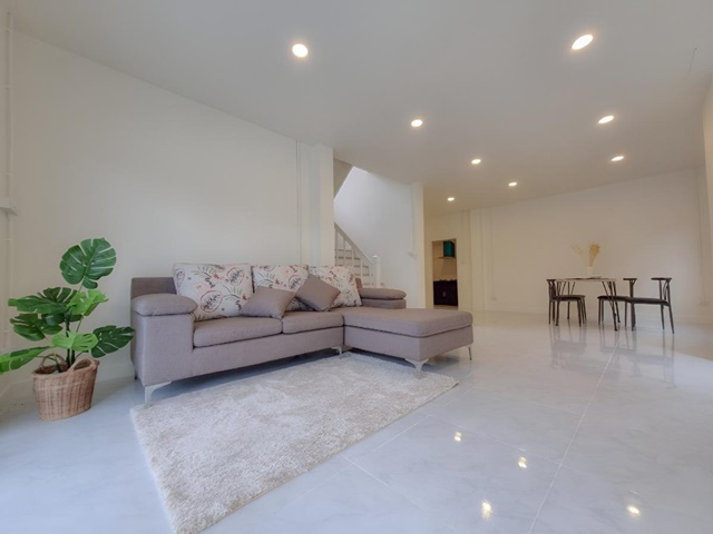 ประกาศฟรี! ซื้อ-ขาย-เช่า คอนโด บ้าน ทาวน์โฮม ที่ดิน และพื้นที่เชิงพาณิชย์ทั่วประเทศไทย ทุกทำเล ทุกงบประมาณ ไม่มีค่าใช้จ่าย ลงง่าย ขายไว เข้าถึงผู้ซื้อโดยตรง 3 184270pic2.jpg