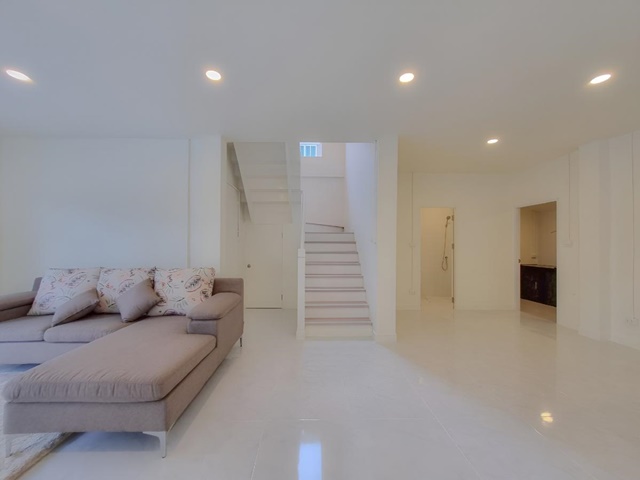 ประกาศฟรี! ซื้อ-ขาย-เช่า คอนโด บ้าน ทาวน์โฮม ที่ดิน และพื้นที่เชิงพาณิชย์ทั่วประเทศไทย ทุกทำเล ทุกงบประมาณ ไม่มีค่าใช้จ่าย ลงง่าย ขายไว เข้าถึงผู้ซื้อโดยตรง 4 184270pic3.jpg