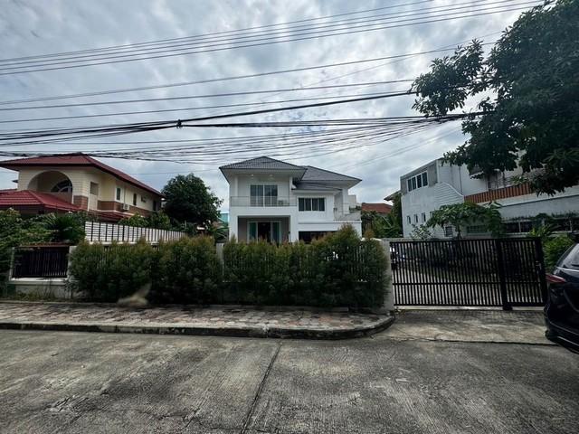 ประกาศฟรี! ซื้อ-ขาย-เช่า คอนโด บ้าน ทาวน์โฮม ที่ดิน และพื้นที่เชิงพาณิชย์ทั่วประเทศไทย ทุกทำเล ทุกงบประมาณ ไม่มีค่าใช้จ่าย ลงง่าย ขายไว เข้าถึงผู้ซื้อโดยตรง 2 483062pic1.jpg