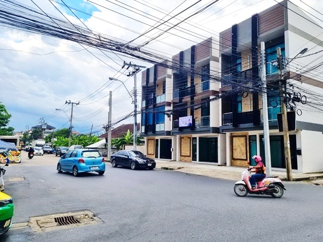 ประกาศฟรี! ซื้อ-ขาย-เช่า คอนโด บ้าน ทาวน์โฮม ที่ดิน และพื้นที่เชิงพาณิชย์ทั่วประเทศไทย ทุกทำเล ทุกงบประมาณ ไม่มีค่าใช้จ่าย ลงง่าย ขายไว เข้าถึงผู้ซื้อโดยตรง 2 185103pic1.jpg