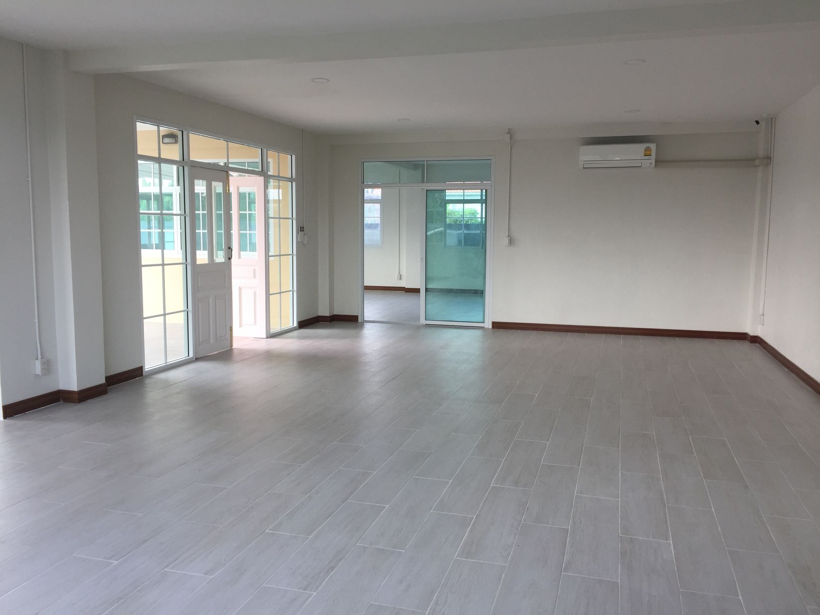 ประกาศฟรี! ซื้อ-ขาย-เช่า คอนโด บ้าน ทาวน์โฮม ที่ดิน และพื้นที่เชิงพาณิชย์ทั่วประเทศไทย ทุกทำเล ทุกงบประมาณ ไม่มีค่าใช้จ่าย ลงง่าย ขายไว เข้าถึงผู้ซื้อโดยตรง 4 3.jpg