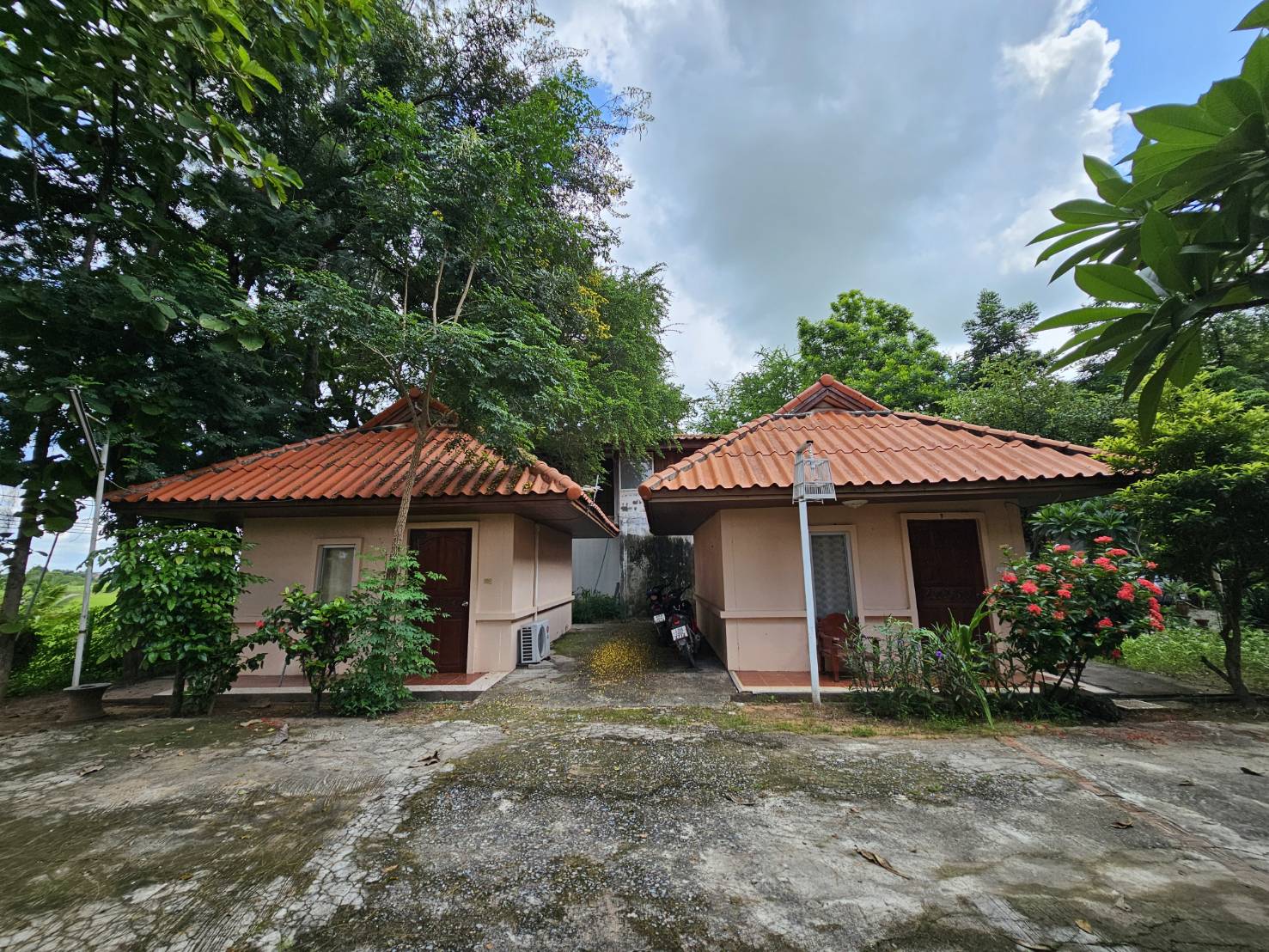 ประกาศฟรี! ซื้อ-ขาย-เช่า คอนโด บ้าน ทาวน์โฮม ที่ดิน และพื้นที่เชิงพาณิชย์ทั่วประเทศไทย ทุกทำเล ทุกงบประมาณ ไม่มีค่าใช้จ่าย ลงง่าย ขายไว เข้าถึงผู้ซื้อโดยตรง 5 283282pic4.jpg