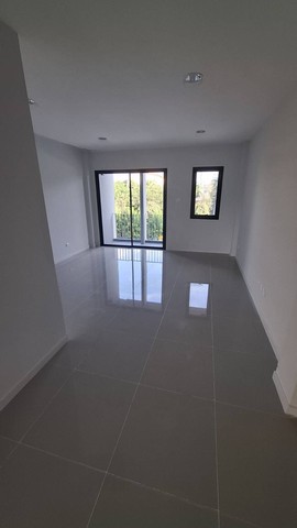 ประกาศฟรี! ซื้อ-ขาย-เช่า คอนโด บ้าน ทาวน์โฮม ที่ดิน และพื้นที่เชิงพาณิชย์ทั่วประเทศไทย ทุกทำเล ทุกงบประมาณ ไม่มีค่าใช้จ่าย ลงง่าย ขายไว เข้าถึงผู้ซื้อโดยตรง 4 485215pic3.jpg