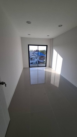 ประกาศฟรี! ซื้อ-ขาย-เช่า คอนโด บ้าน ทาวน์โฮม ที่ดิน และพื้นที่เชิงพาณิชย์ทั่วประเทศไทย ทุกทำเล ทุกงบประมาณ ไม่มีค่าใช้จ่าย ลงง่าย ขายไว เข้าถึงผู้ซื้อโดยตรง 5 485215pic4.jpg