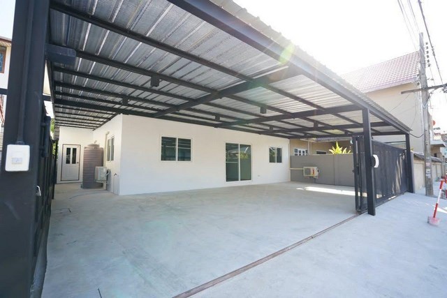 ประกาศฟรี! ซื้อ-ขาย-เช่า คอนโด บ้าน ทาวน์โฮม ที่ดิน และพื้นที่เชิงพาณิชย์ทั่วประเทศไทย ทุกทำเล ทุกงบประมาณ ไม่มีค่าใช้จ่าย ลงง่าย ขายไว เข้าถึงผู้ซื้อโดยตรง 4 485348pic3.jpg