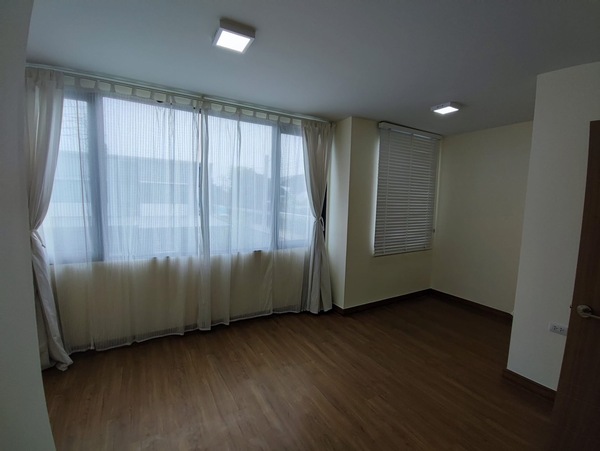 ประกาศฟรี! ซื้อ-ขาย-เช่า คอนโด บ้าน ทาวน์โฮม ที่ดิน และพื้นที่เชิงพาณิชย์ทั่วประเทศไทย ทุกทำเล ทุกงบประมาณ ไม่มีค่าใช้จ่าย ลงง่าย ขายไว เข้าถึงผู้ซื้อโดยตรง 4 487312pic3.jpg