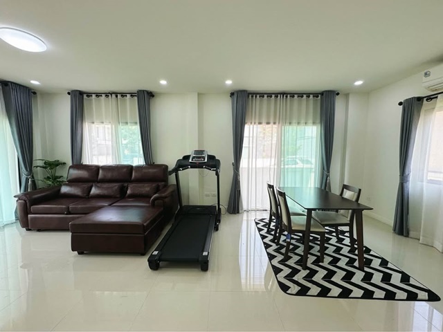 ประกาศฟรี! ซื้อ-ขาย-เช่า คอนโด บ้าน ทาวน์โฮม ที่ดิน และพื้นที่เชิงพาณิชย์ทั่วประเทศไทย ทุกทำเล ทุกงบประมาณ ไม่มีค่าใช้จ่าย ลงง่าย ขายไว เข้าถึงผู้ซื้อโดยตรง 4 192837pic3.jpg