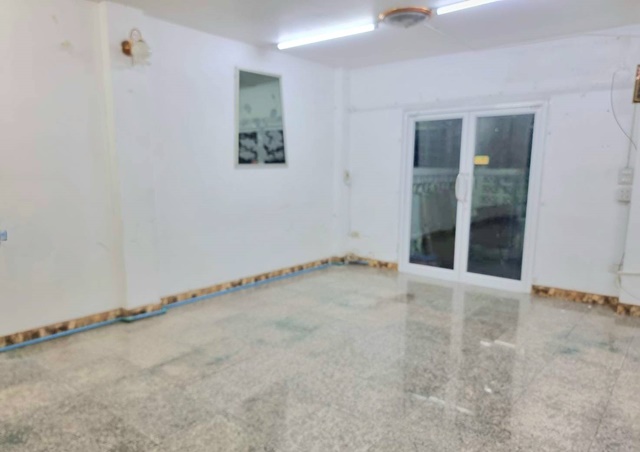 ประกาศฟรี! ซื้อ-ขาย-เช่า คอนโด บ้าน ทาวน์โฮม ที่ดิน และพื้นที่เชิงพาณิชย์ทั่วประเทศไทย ทุกทำเล ทุกงบประมาณ ไม่มีค่าใช้จ่าย ลงง่าย ขายไว เข้าถึงผู้ซื้อโดยตรง 3 192830pic2.jpg