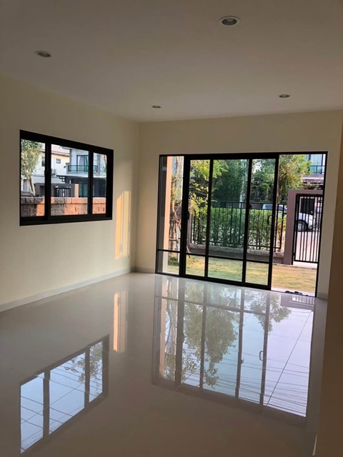 ประกาศฟรี! ซื้อ-ขาย-เช่า คอนโด บ้าน ทาวน์โฮม ที่ดิน และพื้นที่เชิงพาณิชย์ทั่วประเทศไทย ทุกทำเล ทุกงบประมาณ ไม่มีค่าใช้จ่าย ลงง่าย ขายไว เข้าถึงผู้ซื้อโดยตรง 3 192826pic2.jpg