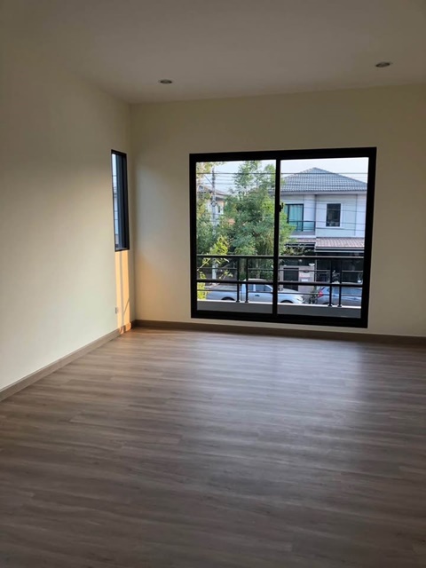 ประกาศฟรี! ซื้อ-ขาย-เช่า คอนโด บ้าน ทาวน์โฮม ที่ดิน และพื้นที่เชิงพาณิชย์ทั่วประเทศไทย ทุกทำเล ทุกงบประมาณ ไม่มีค่าใช้จ่าย ลงง่าย ขายไว เข้าถึงผู้ซื้อโดยตรง 4 192826pic3.jpg