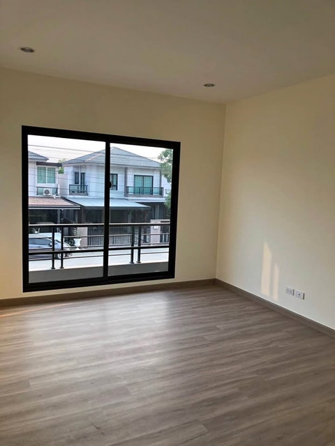 ประกาศฟรี! ซื้อ-ขาย-เช่า คอนโด บ้าน ทาวน์โฮม ที่ดิน และพื้นที่เชิงพาณิชย์ทั่วประเทศไทย ทุกทำเล ทุกงบประมาณ ไม่มีค่าใช้จ่าย ลงง่าย ขายไว เข้าถึงผู้ซื้อโดยตรง 5 192825pic4.jpg