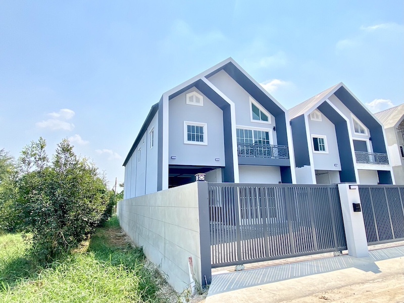 ประกาศฟรี! ซื้อ-ขาย-เช่า คอนโด บ้าน ทาวน์โฮม ที่ดิน และพื้นที่เชิงพาณิชย์ทั่วประเทศไทย ทุกทำเล ทุกงบประมาณ ไม่มีค่าใช้จ่าย ลงง่าย ขายไว เข้าถึงผู้ซื้อโดยตรง 3 487137pic2.jpg