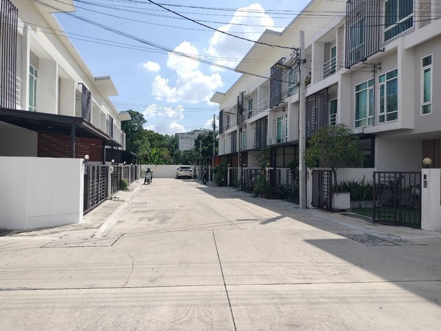 ประกาศฟรี! ซื้อ-ขาย-เช่า คอนโด บ้าน ทาวน์โฮม ที่ดิน และพื้นที่เชิงพาณิชย์ทั่วประเทศไทย ทุกทำเล ทุกงบประมาณ ไม่มีค่าใช้จ่าย ลงง่าย ขายไว เข้าถึงผู้ซื้อโดยตรง 3 286535pic2.jpg