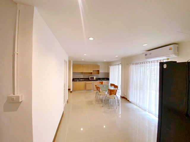 ประกาศฟรี! ซื้อ-ขาย-เช่า คอนโด บ้าน ทาวน์โฮม ที่ดิน และพื้นที่เชิงพาณิชย์ทั่วประเทศไทย ทุกทำเล ทุกงบประมาณ ไม่มีค่าใช้จ่าย ลงง่าย ขายไว เข้าถึงผู้ซื้อโดยตรง 4 194502pic3.jpg