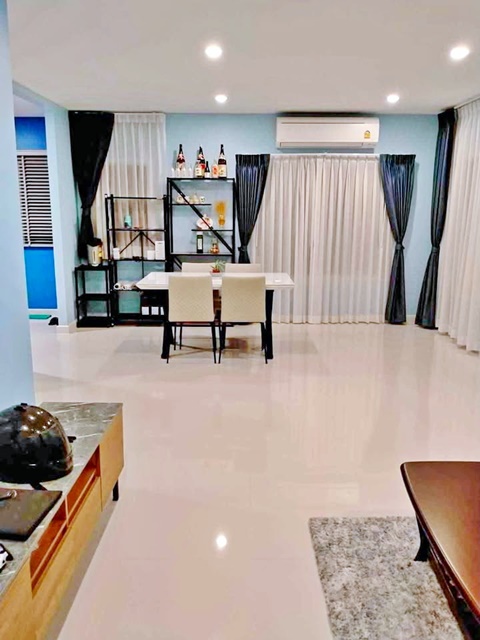 ประกาศฟรี! ซื้อ-ขาย-เช่า คอนโด บ้าน ทาวน์โฮม ที่ดิน และพื้นที่เชิงพาณิชย์ทั่วประเทศไทย ทุกทำเล ทุกงบประมาณ ไม่มีค่าใช้จ่าย ลงง่าย ขายไว เข้าถึงผู้ซื้อโดยตรง 4 194522pic3.jpg