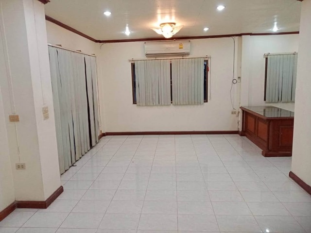 ประกาศฟรี! ซื้อ-ขาย-เช่า คอนโด บ้าน ทาวน์โฮม ที่ดิน และพื้นที่เชิงพาณิชย์ทั่วประเทศไทย ทุกทำเล ทุกงบประมาณ ไม่มีค่าใช้จ่าย ลงง่าย ขายไว เข้าถึงผู้ซื้อโดยตรง 3 194637pic2.jpg