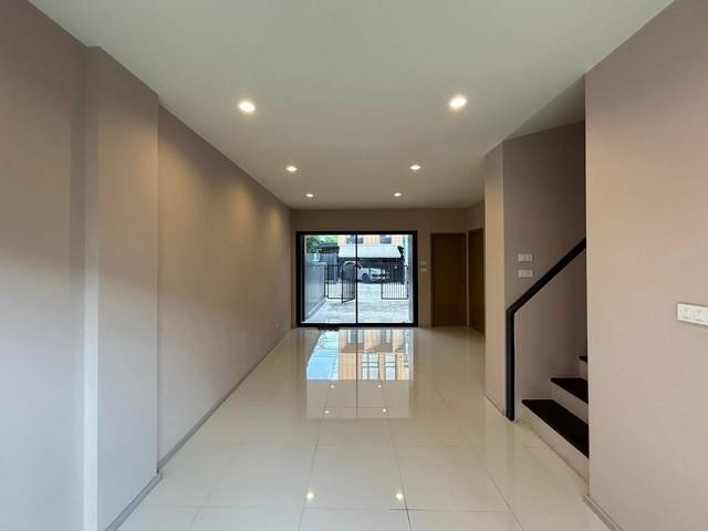 ประกาศฟรี! ซื้อ-ขาย-เช่า คอนโด บ้าน ทาวน์โฮม ที่ดิน และพื้นที่เชิงพาณิชย์ทั่วประเทศไทย ทุกทำเล ทุกงบประมาณ ไม่มีค่าใช้จ่าย ลงง่าย ขายไว เข้าถึงผู้ซื้อโดยตรง 5 487724pic4.jpg