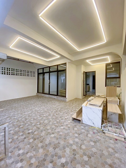 ประกาศฟรี! ซื้อ-ขาย-เช่า คอนโด บ้าน ทาวน์โฮม ที่ดิน และพื้นที่เชิงพาณิชย์ทั่วประเทศไทย ทุกทำเล ทุกงบประมาณ ไม่มีค่าใช้จ่าย ลงง่าย ขายไว เข้าถึงผู้ซื้อโดยตรง 2 194956pic1.jpg