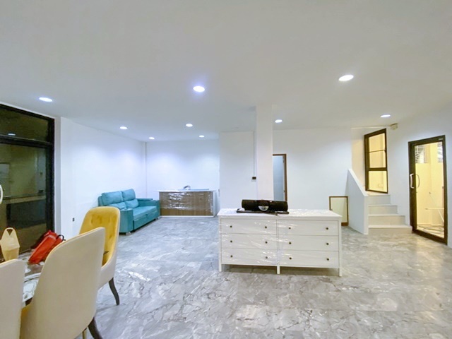 ประกาศฟรี! ซื้อ-ขาย-เช่า คอนโด บ้าน ทาวน์โฮม ที่ดิน และพื้นที่เชิงพาณิชย์ทั่วประเทศไทย ทุกทำเล ทุกงบประมาณ ไม่มีค่าใช้จ่าย ลงง่าย ขายไว เข้าถึงผู้ซื้อโดยตรง 5 194956pic4.jpg