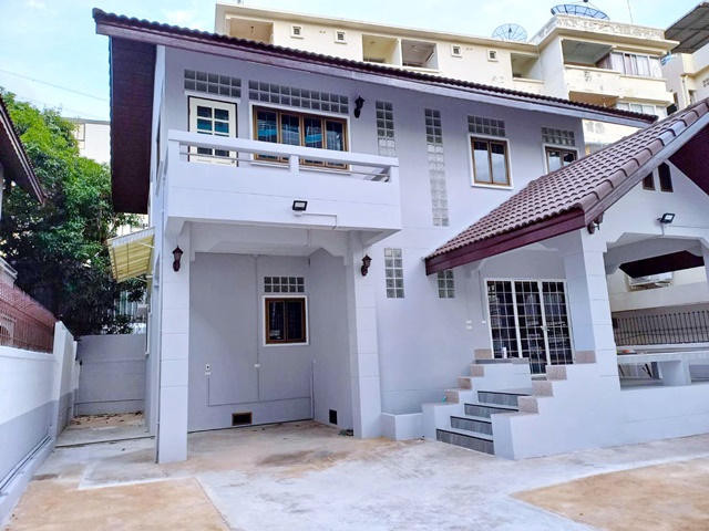 ประกาศฟรี! ซื้อ-ขาย-เช่า คอนโด บ้าน ทาวน์โฮม ที่ดิน และพื้นที่เชิงพาณิชย์ทั่วประเทศไทย ทุกทำเล ทุกงบประมาณ ไม่มีค่าใช้จ่าย ลงง่าย ขายไว เข้าถึงผู้ซื้อโดยตรง 2 194867pic1.jpg