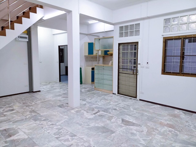 ประกาศฟรี! ซื้อ-ขาย-เช่า คอนโด บ้าน ทาวน์โฮม ที่ดิน และพื้นที่เชิงพาณิชย์ทั่วประเทศไทย ทุกทำเล ทุกงบประมาณ ไม่มีค่าใช้จ่าย ลงง่าย ขายไว เข้าถึงผู้ซื้อโดยตรง 4 194867pic3.jpg