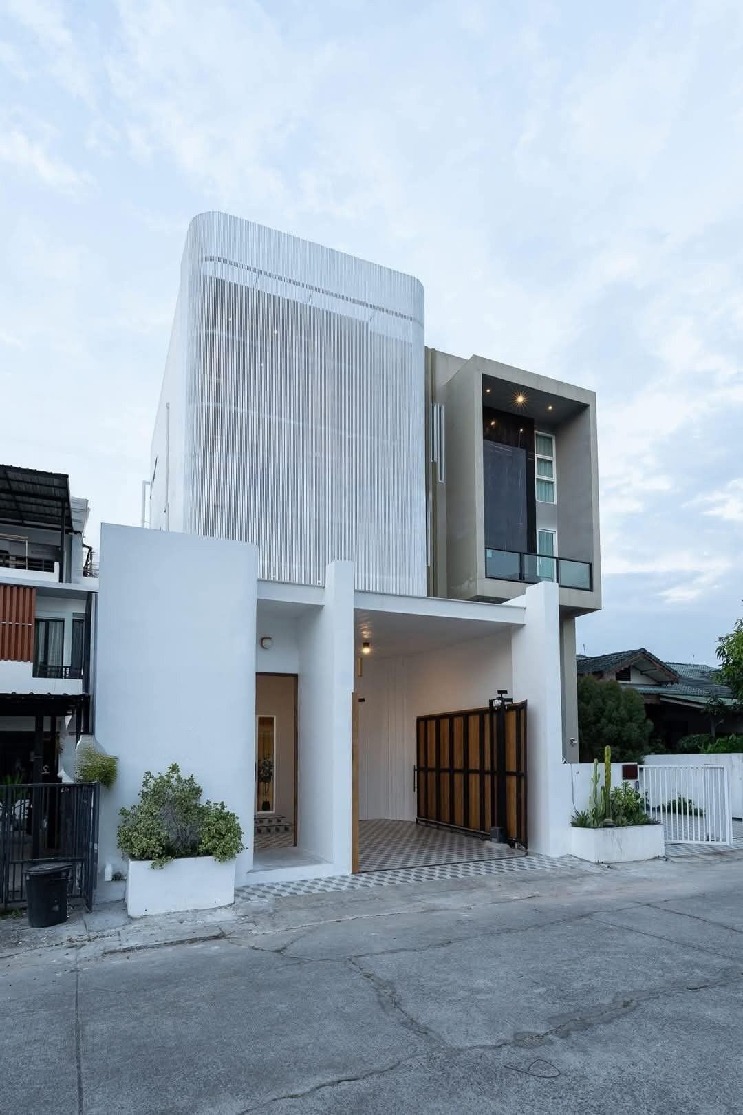 ประกาศฟรี! ซื้อ-ขาย-เช่า คอนโด บ้าน ทาวน์โฮม ที่ดิน และพื้นที่เชิงพาณิชย์ทั่วประเทศไทย ทุกทำเล ทุกงบประมาณ ไม่มีค่าใช้จ่าย ลงง่าย ขายไว เข้าถึงผู้ซื้อโดยตรง 2 195258pic1.jpg