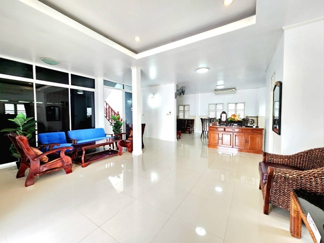 ประกาศฟรี! ซื้อ-ขาย-เช่า คอนโด บ้าน ทาวน์โฮม ที่ดิน และพื้นที่เชิงพาณิชย์ทั่วประเทศไทย ทุกทำเล ทุกงบประมาณ ไม่มีค่าใช้จ่าย ลงง่าย ขายไว เข้าถึงผู้ซื้อโดยตรง 5 195490pic4.jpg