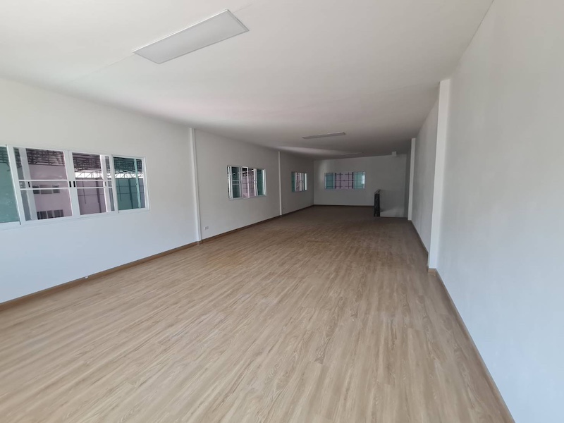 ประกาศฟรี! ซื้อ-ขาย-เช่า คอนโด บ้าน ทาวน์โฮม ที่ดิน และพื้นที่เชิงพาณิชย์ทั่วประเทศไทย ทุกทำเล ทุกงบประมาณ ไม่มีค่าใช้จ่าย ลงง่าย ขายไว เข้าถึงผู้ซื้อโดยตรง 3 488413pic2.jpg