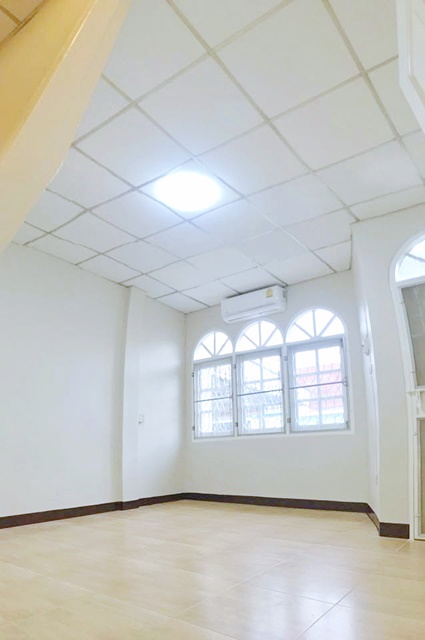 ประกาศฟรี! ซื้อ-ขาย-เช่า คอนโด บ้าน ทาวน์โฮม ที่ดิน และพื้นที่เชิงพาณิชย์ทั่วประเทศไทย ทุกทำเล ทุกงบประมาณ ไม่มีค่าใช้จ่าย ลงง่าย ขายไว เข้าถึงผู้ซื้อโดยตรง 4 196467pic3.jpg