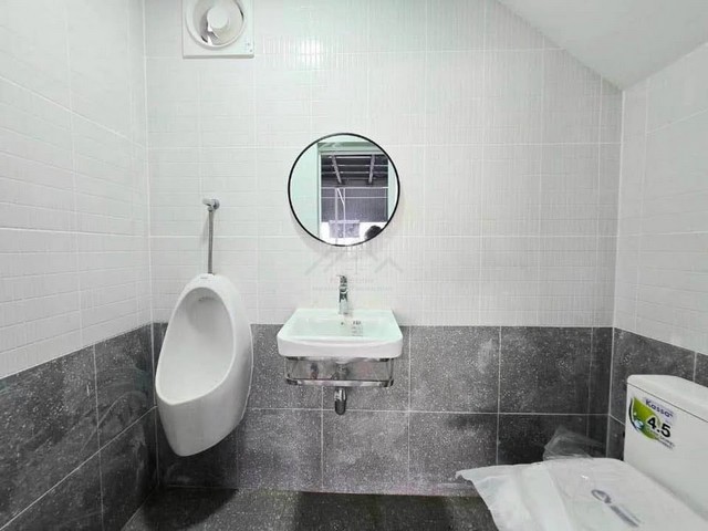 ประกาศฟรี! ซื้อ-ขาย-เช่า คอนโด บ้าน ทาวน์โฮม ที่ดิน และพื้นที่เชิงพาณิชย์ทั่วประเทศไทย ทุกทำเล ทุกงบประมาณ ไม่มีค่าใช้จ่าย ลงง่าย ขายไว เข้าถึงผู้ซื้อโดยตรง 5 488632pic4.jpg