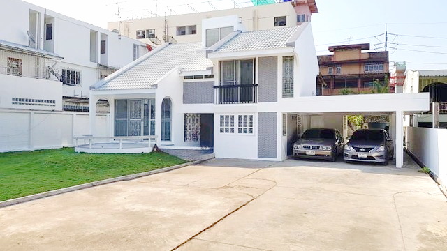 ประกาศฟรี! ซื้อ-ขาย-เช่า คอนโด บ้าน ทาวน์โฮม ที่ดิน และพื้นที่เชิงพาณิชย์ทั่วประเทศไทย ทุกทำเล ทุกงบประมาณ ไม่มีค่าใช้จ่าย ลงง่าย ขายไว เข้าถึงผู้ซื้อโดยตรง 2 196594pic1.jpg