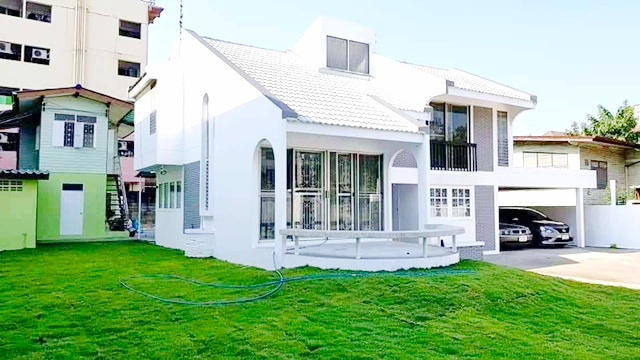 ประกาศฟรี! ซื้อ-ขาย-เช่า คอนโด บ้าน ทาวน์โฮม ที่ดิน และพื้นที่เชิงพาณิชย์ทั่วประเทศไทย ทุกทำเล ทุกงบประมาณ ไม่มีค่าใช้จ่าย ลงง่าย ขายไว เข้าถึงผู้ซื้อโดยตรง 3 196594pic2.jpg