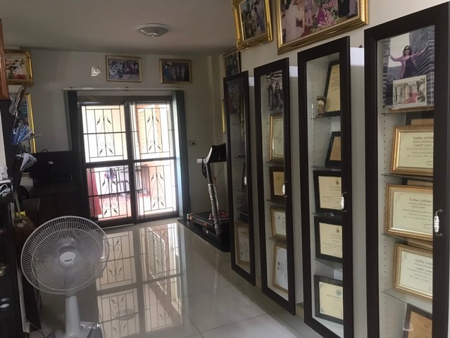 ประกาศฟรี! ซื้อ-ขาย-เช่า คอนโด บ้าน ทาวน์โฮม ที่ดิน และพื้นที่เชิงพาณิชย์ทั่วประเทศไทย ทุกทำเล ทุกงบประมาณ ไม่มีค่าใช้จ่าย ลงง่าย ขายไว เข้าถึงผู้ซื้อโดยตรง 5 489111pic4.jpg