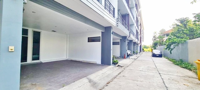 ประกาศฟรี! ซื้อ-ขาย-เช่า คอนโด บ้าน ทาวน์โฮม ที่ดิน และพื้นที่เชิงพาณิชย์ทั่วประเทศไทย ทุกทำเล ทุกงบประมาณ ไม่มีค่าใช้จ่าย ลงง่าย ขายไว เข้าถึงผู้ซื้อโดยตรง 4 197012pic3.jpg