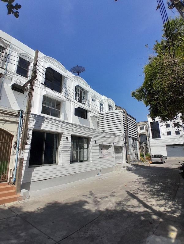 ประกาศฟรี! ซื้อ-ขาย-เช่า คอนโด บ้าน ทาวน์โฮม ที่ดิน และพื้นที่เชิงพาณิชย์ทั่วประเทศไทย ทุกทำเล ทุกงบประมาณ ไม่มีค่าใช้จ่าย ลงง่าย ขายไว เข้าถึงผู้ซื้อโดยตรง 2 489350pic1.jpg