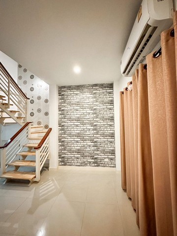 ประกาศฟรี! ซื้อ-ขาย-เช่า คอนโด บ้าน ทาวน์โฮม ที่ดิน และพื้นที่เชิงพาณิชย์ทั่วประเทศไทย ทุกทำเล ทุกงบประมาณ ไม่มีค่าใช้จ่าย ลงง่าย ขายไว เข้าถึงผู้ซื้อโดยตรง 3 288974pic2.jpg