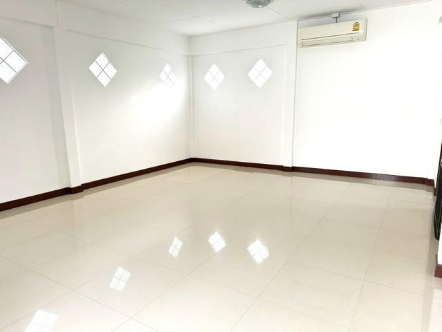 ประกาศฟรี! ซื้อ-ขาย-เช่า คอนโด บ้าน ทาวน์โฮม ที่ดิน และพื้นที่เชิงพาณิชย์ทั่วประเทศไทย ทุกทำเล ทุกงบประมาณ ไม่มีค่าใช้จ่าย ลงง่าย ขายไว เข้าถึงผู้ซื้อโดยตรง 5 488276pic4.jpg