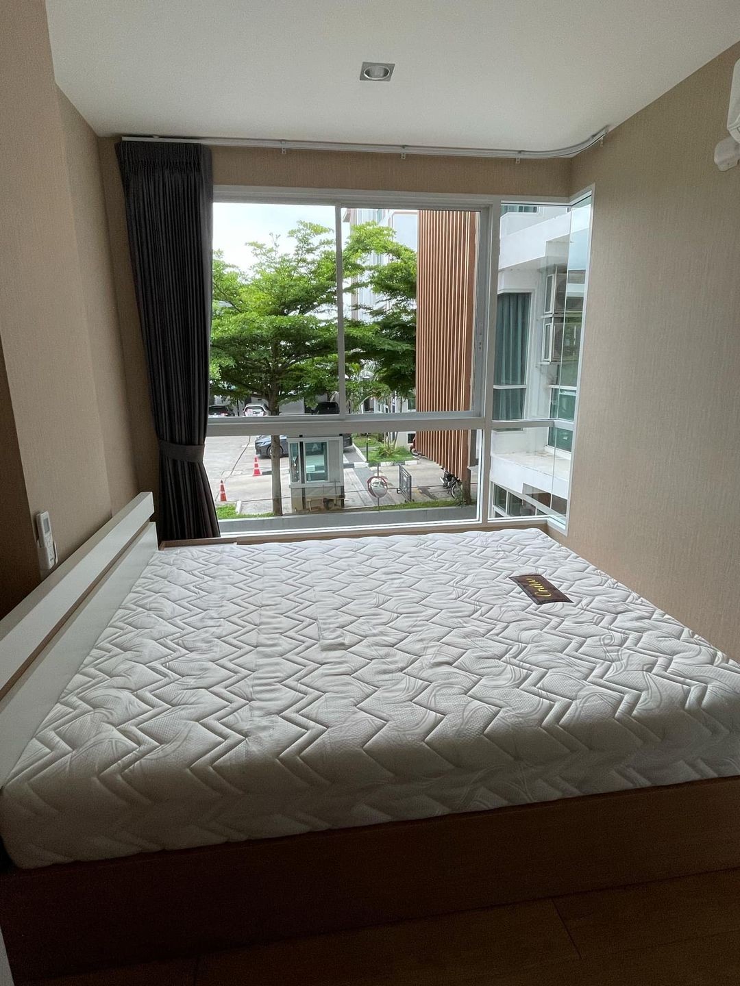 ประกาศฟรี! ซื้อ-ขาย-เช่า คอนโด บ้าน ทาวน์โฮม ที่ดิน และพื้นที่เชิงพาณิชย์ทั่วประเทศไทย ทุกทำเล ทุกงบประมาณ ไม่มีค่าใช้จ่าย ลงง่าย ขายไว เข้าถึงผู้ซื้อโดยตรง 5 198068pic4.jpg