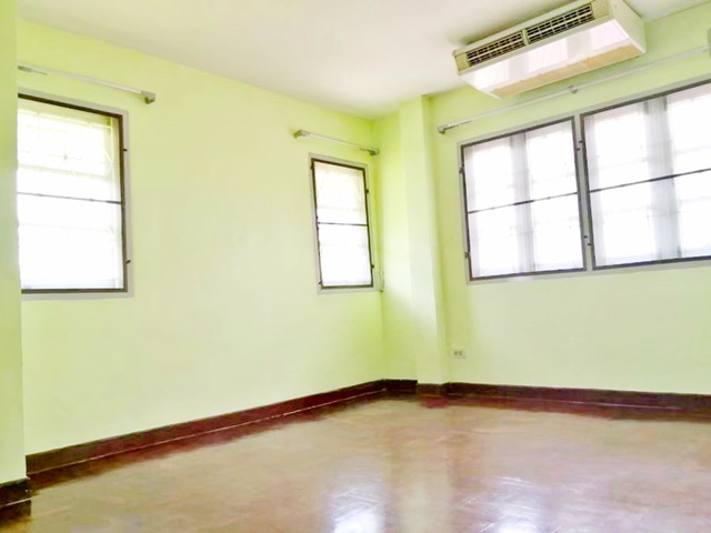 ประกาศฟรี! ซื้อ-ขาย-เช่า คอนโด บ้าน ทาวน์โฮม ที่ดิน และพื้นที่เชิงพาณิชย์ทั่วประเทศไทย ทุกทำเล ทุกงบประมาณ ไม่มีค่าใช้จ่าย ลงง่าย ขายไว เข้าถึงผู้ซื้อโดยตรง 5 198158pic4.jpg